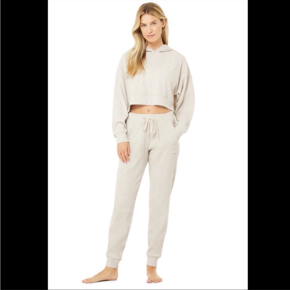 All Yoga muse set medium. Cropped hoodie and joggers
